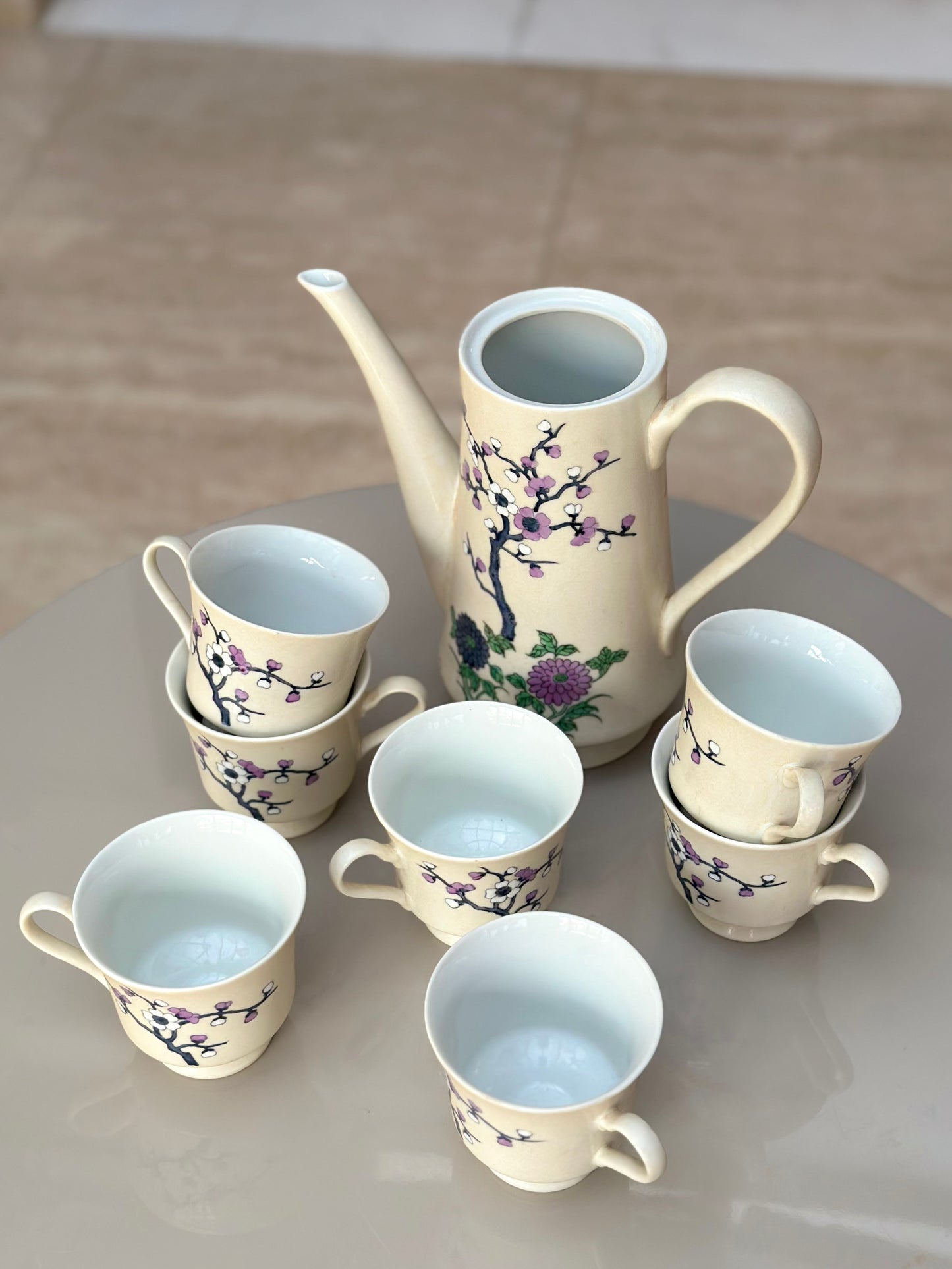 Jug + Cups