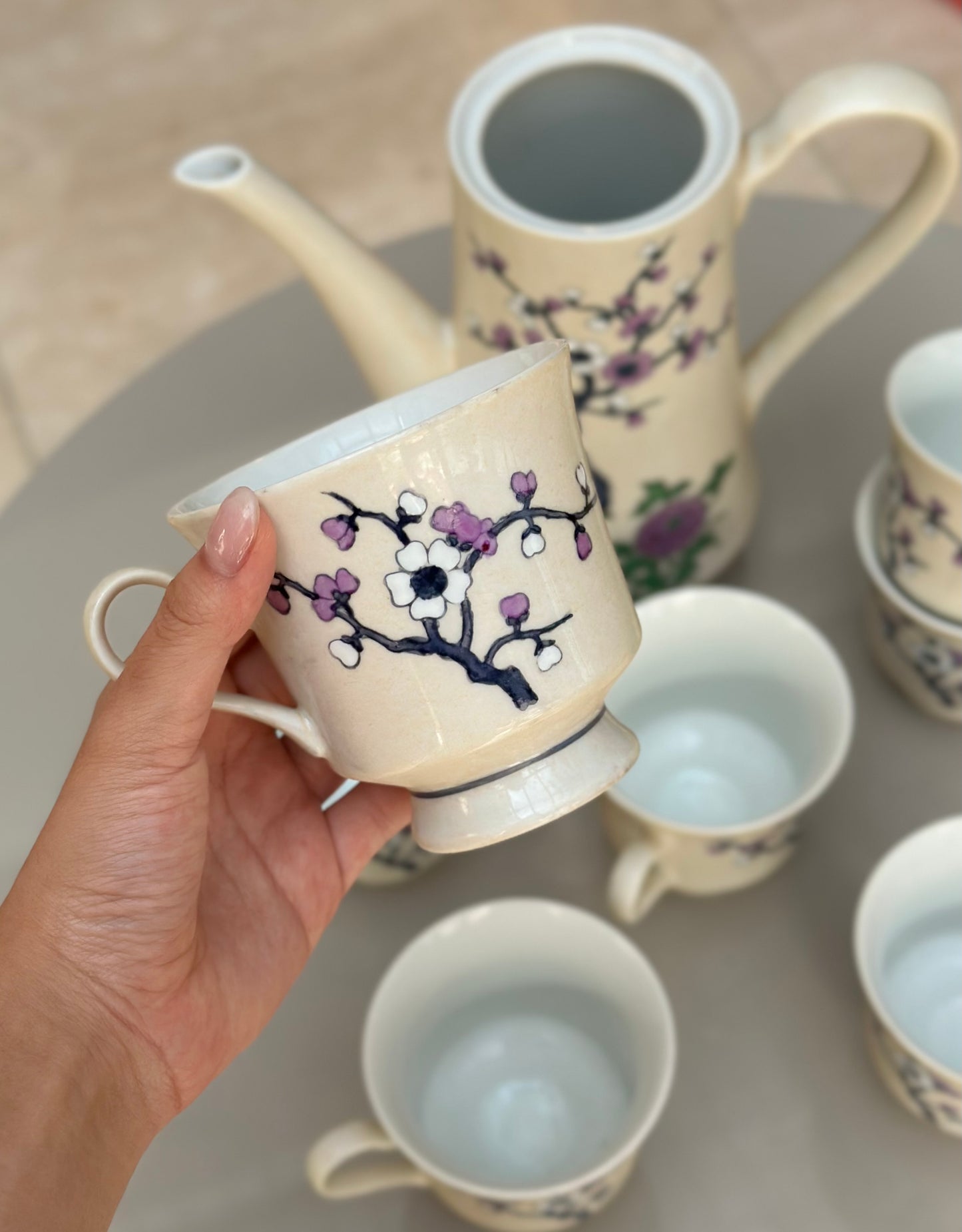 Jug + Cups