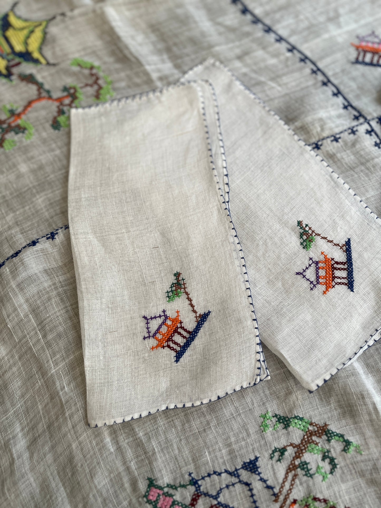 Pagoda Cotton Tablecloth Set