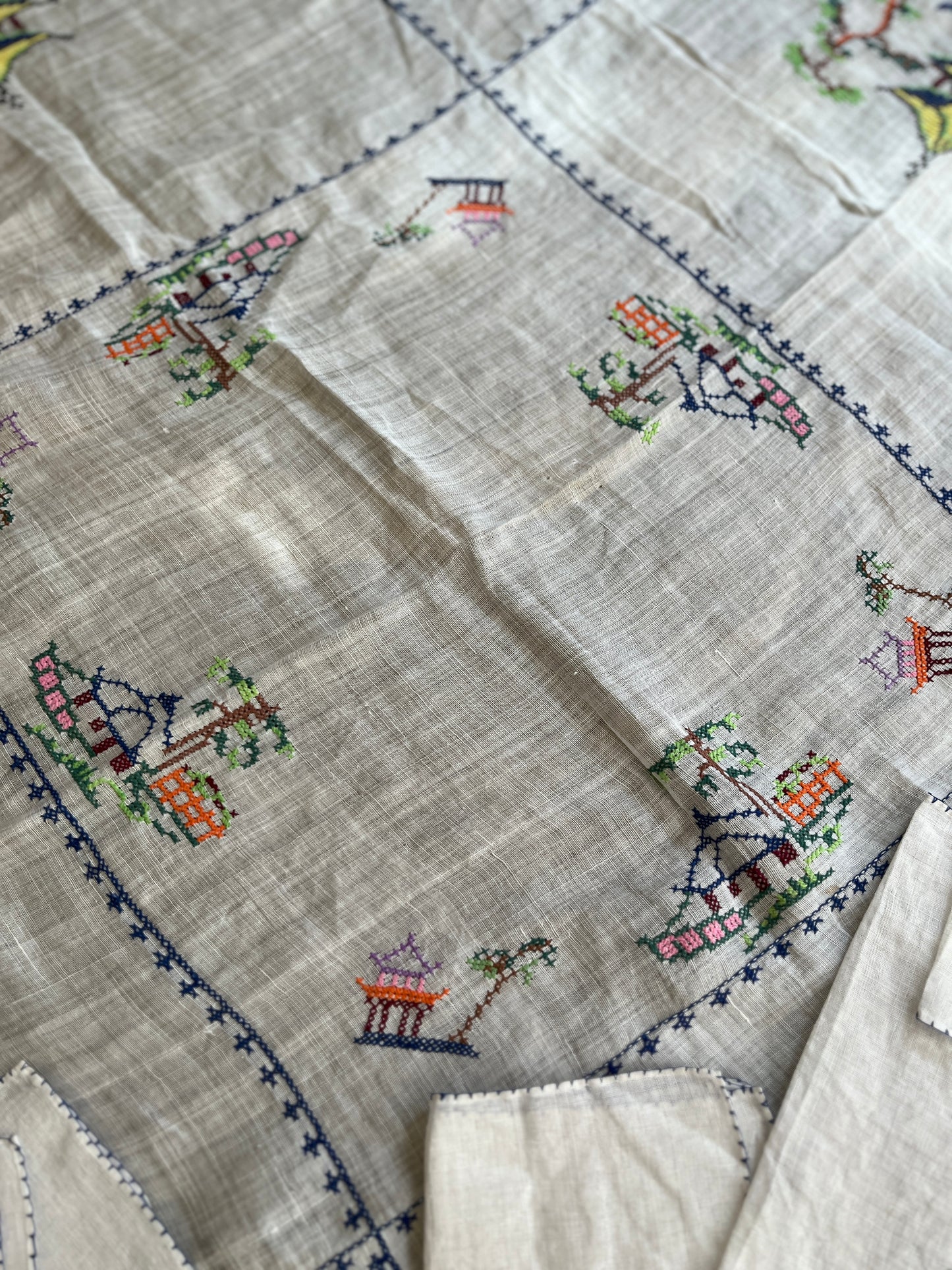 Pagoda Cotton Tablecloth Set