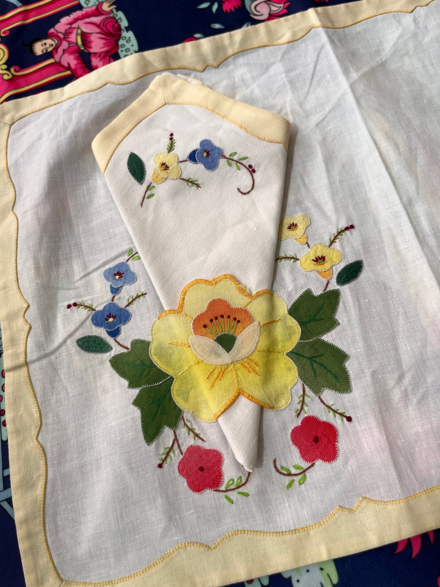 Floral Applique Napkin and Placemat Set