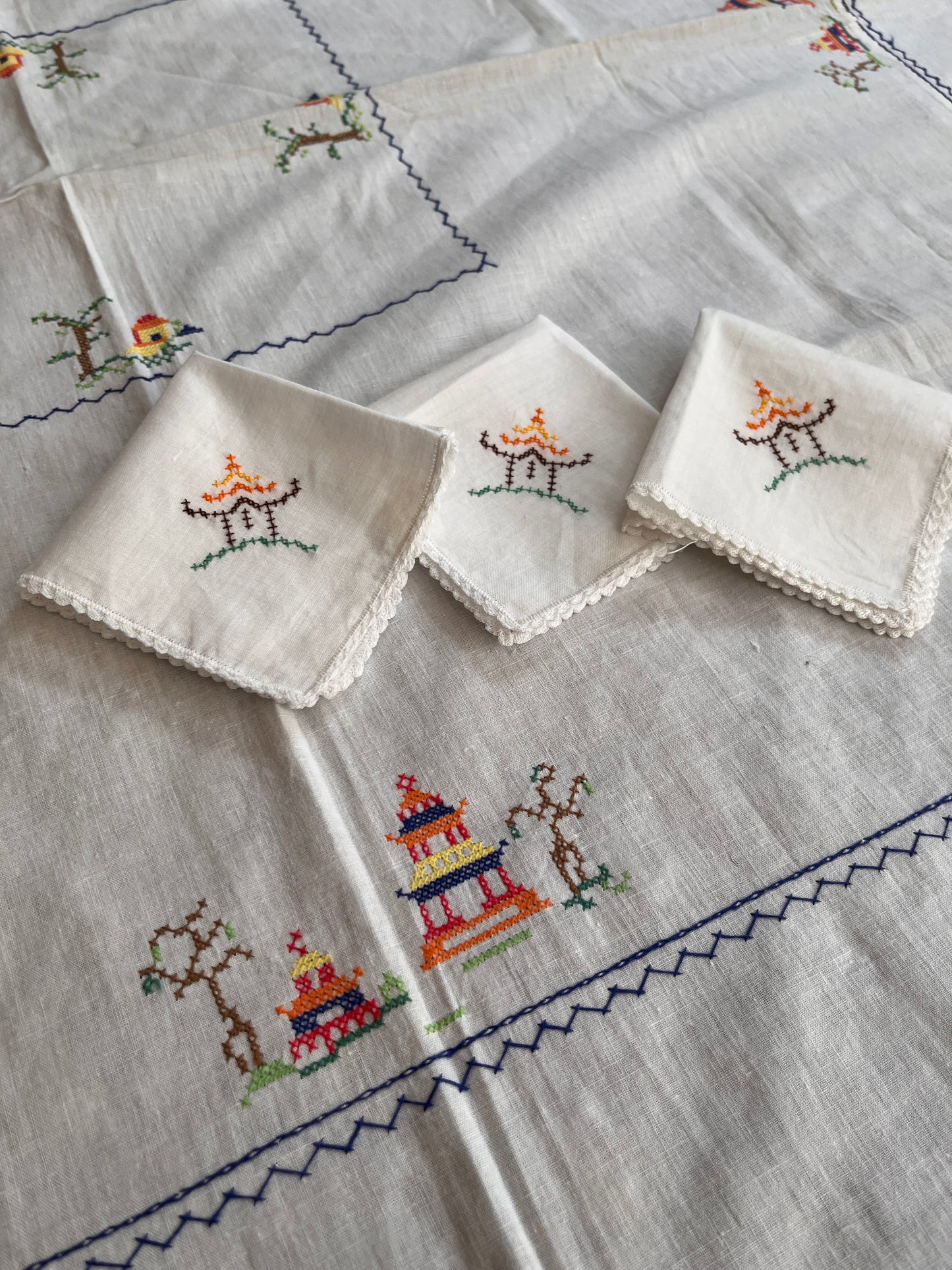 Pagoda Cotton Tablecloth Set