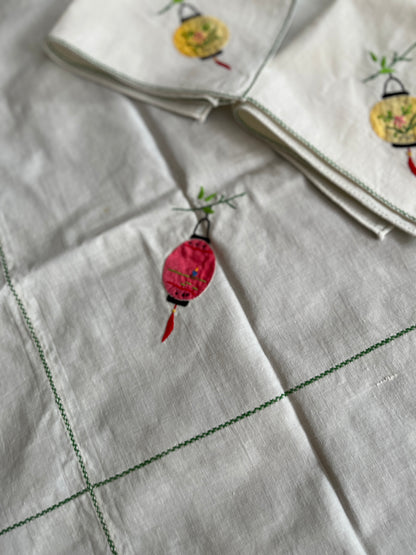 Lantern Applique Tablecloth Set