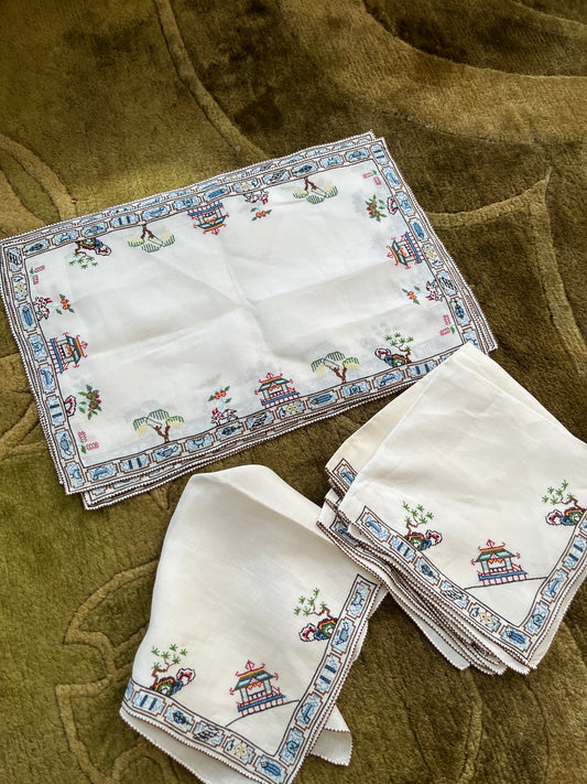 Pagoda Placemat and Napkin Set